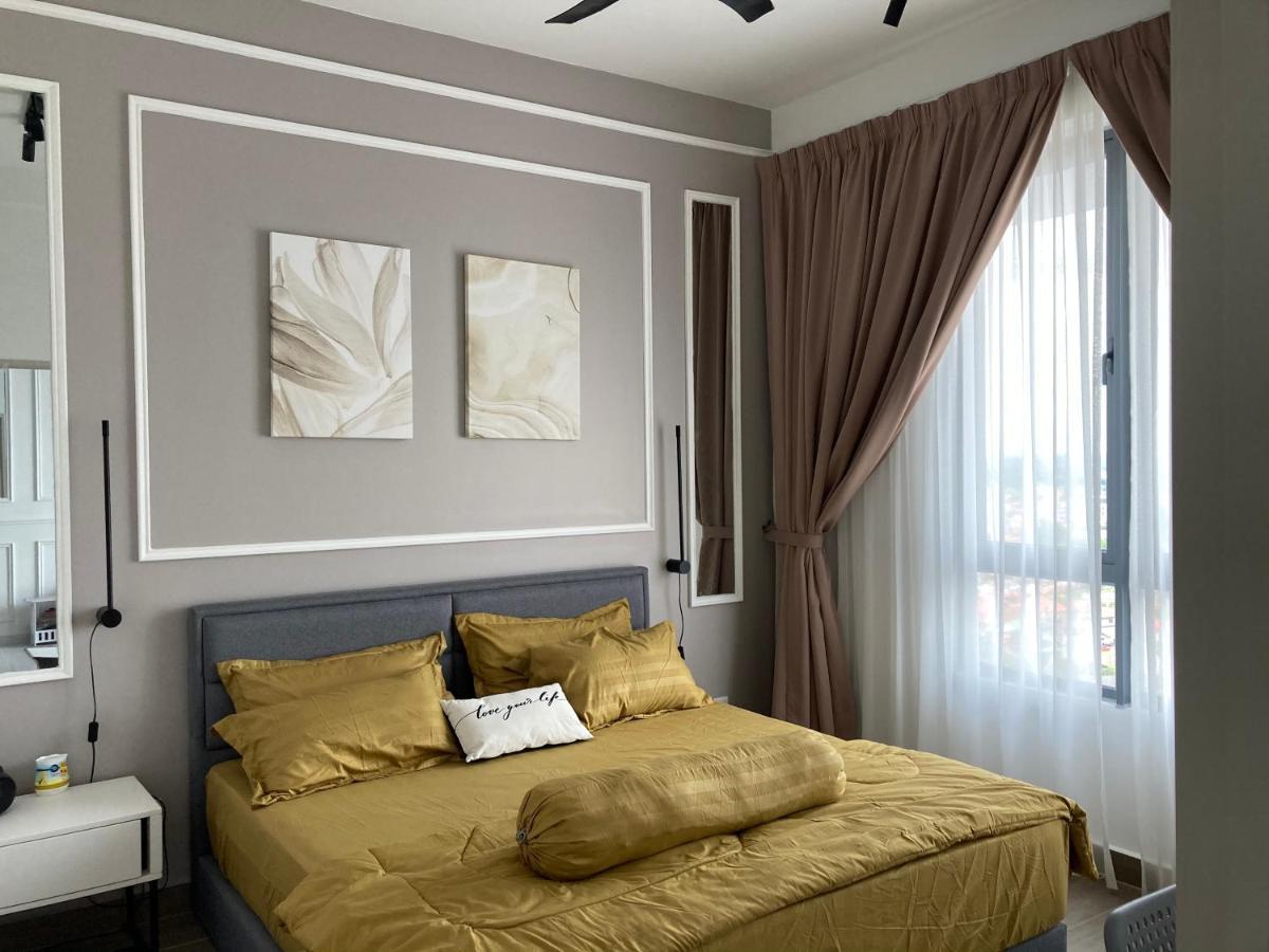 Free Netflix! Zas Suite At Troika Residence, Kb 哥打巴鲁 外观 照片
