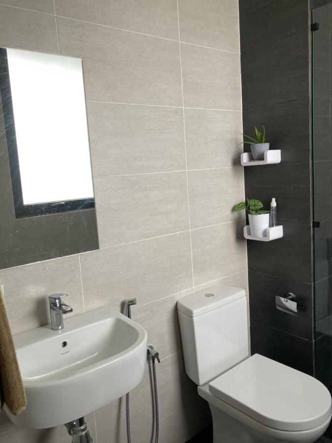 Free Netflix! Zas Suite At Troika Residence, Kb 哥打巴鲁 外观 照片