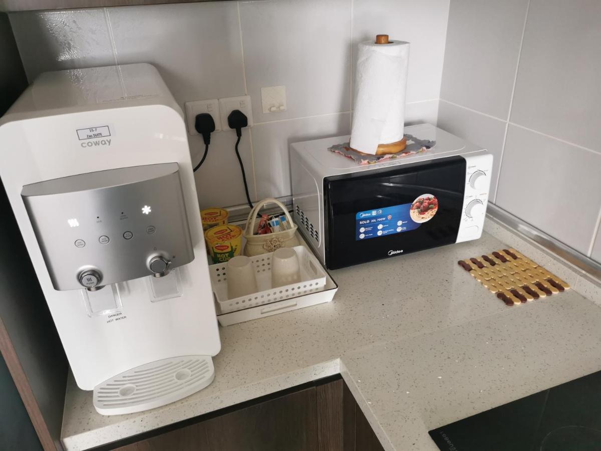 Free Netflix! Zas Suite At Troika Residence, Kb 哥打巴鲁 外观 照片