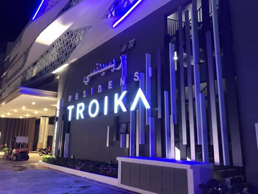 Free Netflix! Zas Suite At Troika Residence, Kb 哥打巴鲁 外观 照片